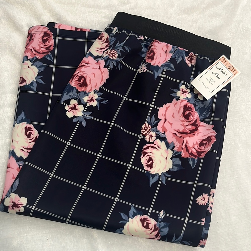 - Custom skirt.